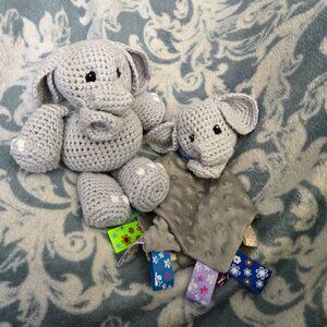 These adorable handmade elephants are the perfect baby gift